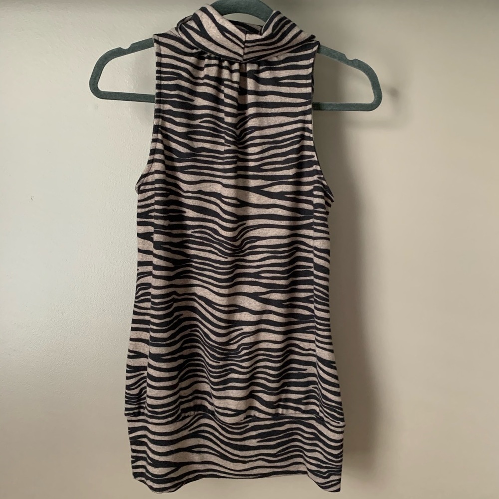 TWENTYONE animal print sleeveless top - Picture 11 of 11
